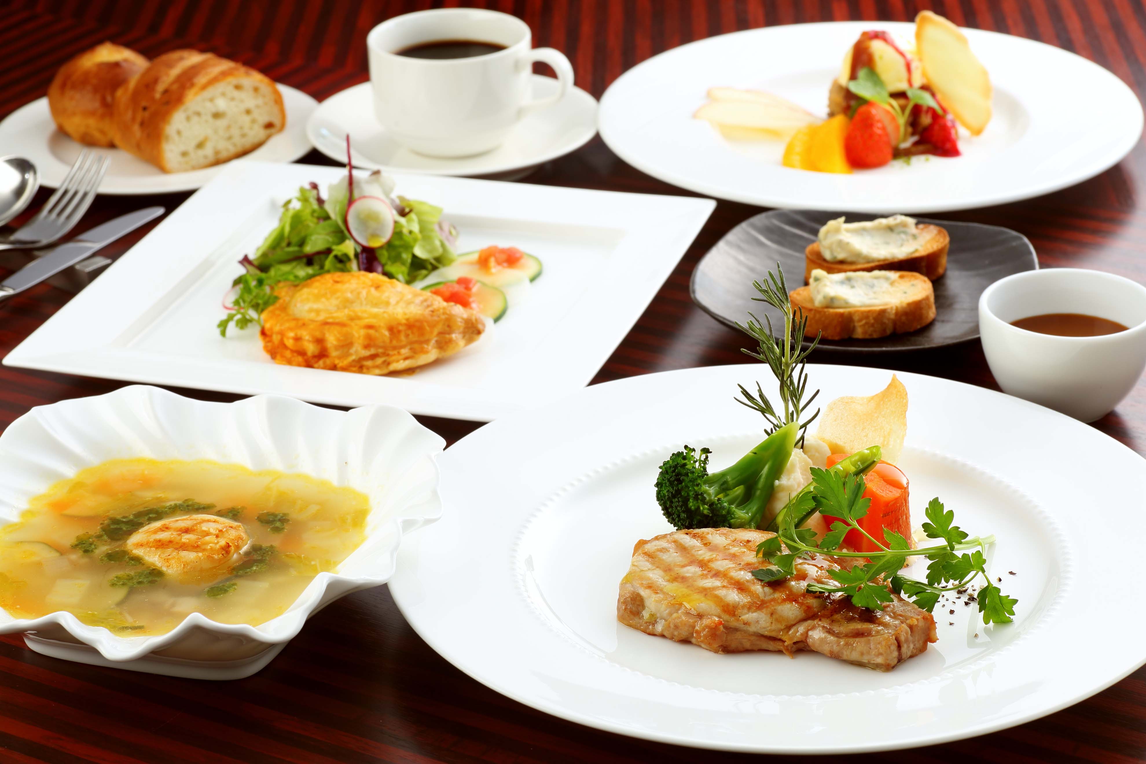 バー&グリル メルトの施設画像1