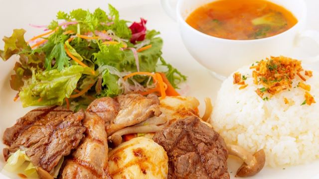 プールサイドレストラン「サザンテラス」 / サザンビーチホテル&リゾート沖縄の施設画像1