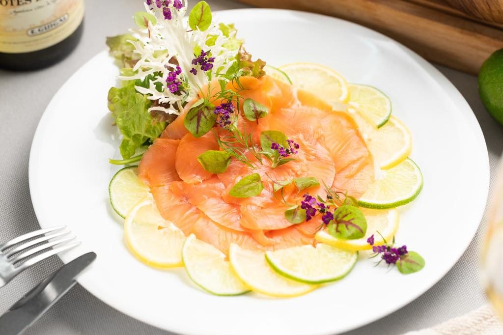 Bistrot Cafe de Paris - Restaurant Guide - TableCheck