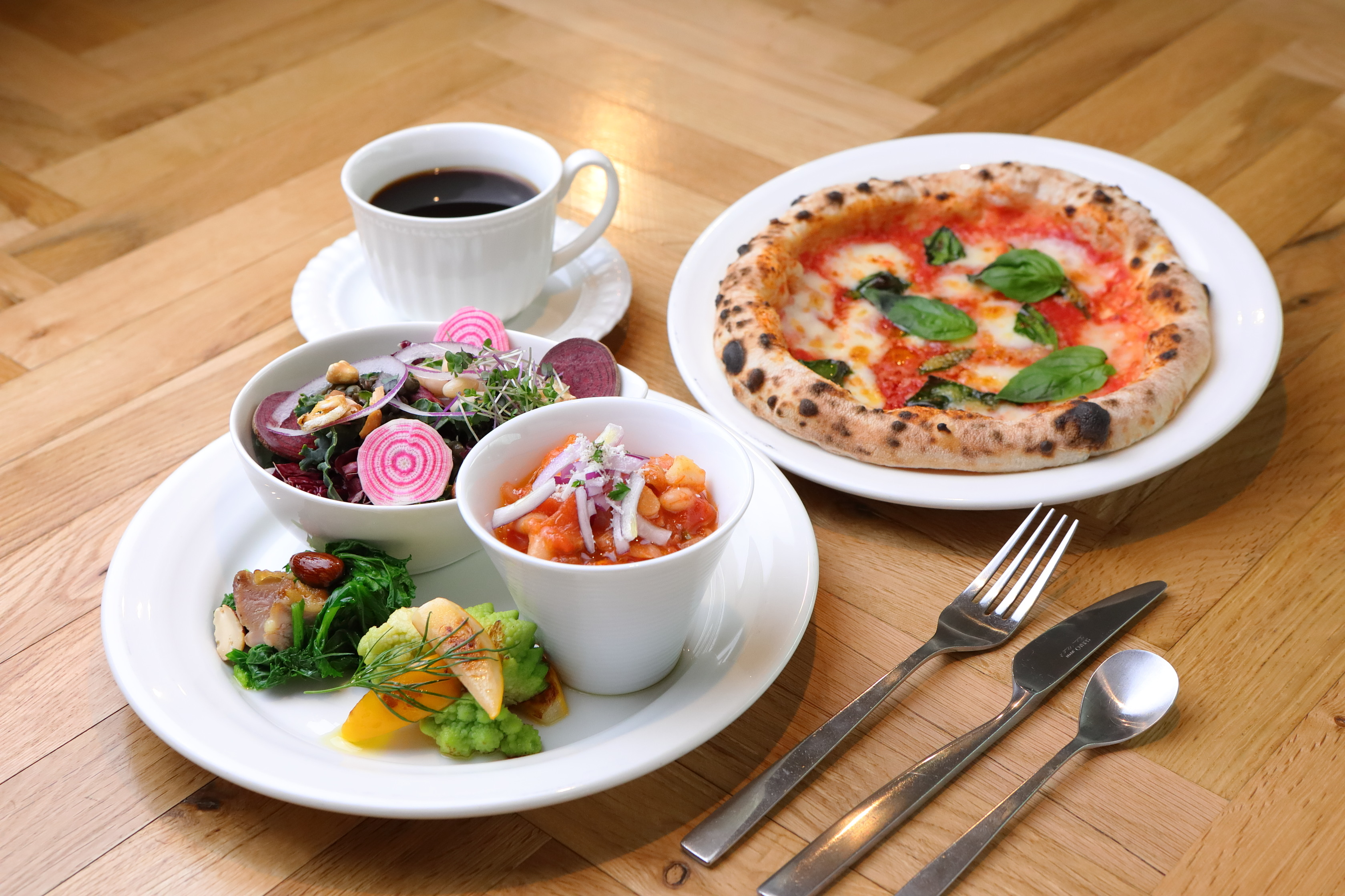 ヨロ研バルの施設画像1