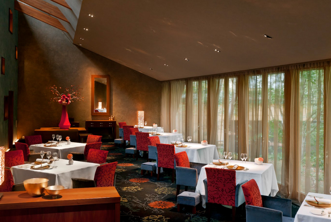 Breston Court Yukawatan - Guide de restaurant - TableCheck