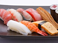 Today's sushi 8 pieces with miso soup