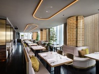 【LUNCH】Reserve a table