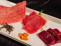 Meat course (7,880 yen)