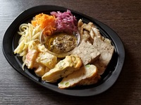 お野菜のお惣菜とお肉のパテ