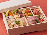 会席弁当　楓