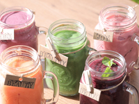 スムージー　【HEALTHY】　～高たんぱく質と食物繊維/ケール、バナナ、アーモンドミルク、マンゴー、スピルリナ～