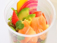 【ドライブスルー】スモークサーモン彩りサラダ