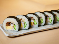 Sushi Kanesaka Thick rolled sushi 