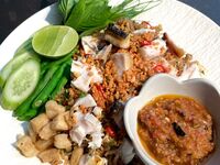 ข้าวผัดปลาอินทรีย์ทอดน้ำพริกปลาย่าง