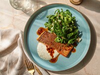 【TAKEAWAY】seared salmon, mirin nori sauce, tiger salad and chilli oil