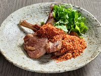 A higher-grade luxury plan that uses plenty of carefully selected ingredients such as Japanese beef steak and sashimi.