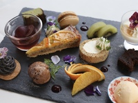 宝石デセール11月より1500円