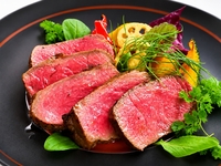 最高級国産A5黒毛和牛や魚介料理のWメイン＋60種類以上2時間プレミアム飲み放題付