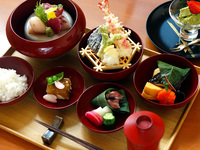 昼席　春日和 応量器御膳