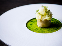 12월 1일부터 <런치> 계절의 엄선 식재료를 이용한 10접시 전후의 맡김 코스(디너 코스와 같은 내용이 됩니다)