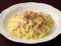 スパゲッティカルボナーラ（スープ付き）