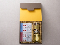 ポートピア産純粋はちみつと紅茶、クッキーの詰め合わせ