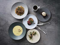 【LUXURY DINNER】건배 스파클링 와인 첨부! 전채, W메인, 디저트 등 총 5접시