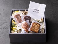 [For celebrations] 4 types of baked sweets and message card