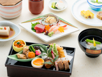 Yukimi Gozen (December) — Snow‑Viewing Set