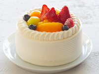 フルーツデコレーションケーキ 　4号サイズ（12cm）