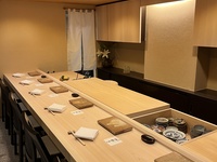 ✅ Payment can be made using "contactless payment".