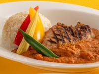 3.SOCO special tomato curry with Tajima chicken and summer vegetables