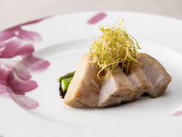 【ランチコース　香Xiang（シャン）】台湾産凍頂ウーロン茶付き　前菜からデザートまで全6品＋1ドリンク