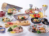 【三重の地酒飲み比べプラン】［御食つ国会席］