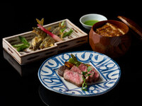 《伊兵衛》主菜が選べる九谷五彩