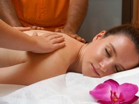 Aromatherapy oil treatment (upper body or lower body & décolleté) 40 minutes