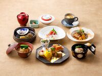 会席料理　萌（もえ）