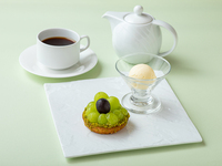 季節のデザートとアイスクリームの“欲張り”セット
