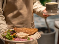 【公式】【Weekday special lunch】自慢のガレット含む7種から選べる季節のメインディッシュ~こだわりの前菜7種・サラダ・スープ・ソフトドリンクはビュッフェスタイルで~