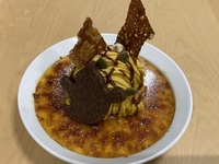 Seasonal Crème brûlée with drinks combo