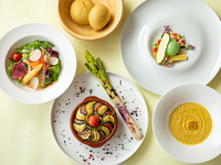 HOLIDAY VEGETABLE FULL COURSE with Glass of Sparkling Wine