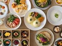 [BREAKFAST] Choice of Main Dishes + free refills for Drinks