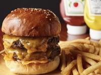 [Manzo HALAL di Kobe] Doppio cheeseburger