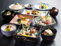 【料理長のおすすめ会席】 厳選食材を使用した前菜、お刺身、焼物など