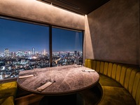 [คริสต์มาส 2025] จำกัดเพียง 3 ห้อง! ห้องส่วนตัวสุดหรู + อาหารค่ำคริสต์มาสพร้อมแชมเปญหนึ่งแก้ว