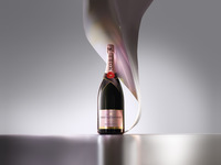 [Advance reservation only] Strawberry Afternoon Tea *Includes coffee and tea (free flow) + Imperial Glass of Moet & Chandon Rosé