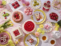 （Weekdays）　Strawberry Sweets Buffet  Adults 6,000 yen