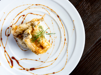 オフィシャルWeb限定最安値【アニバーサリーフルコースディナー】7500円　デートや記念日に！肉と魚のWメイン全7皿+食後のカフェ+メッセージプレート