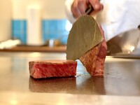 A コース　メインは仙台牛赤身ステーキ 全8皿