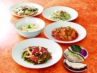 【ご会食プラン】海老のチリソースや豚肉の特製黒酢ソースなどコース料理全7品に2時間フリードリンク付き