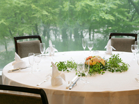 【お顔合わせプラン】開放感ある個室でゆったりと　ふかひれスープや北京ダックなど全8品