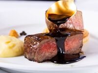 ＊ランチタイム限定「春のランチコース」（ヒレステーキ100g）