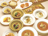 [Lunch] ARASHIYAMA course 7 dishes including 4 kinds of cold dishes, Peking duck, mini shark's fin soup, and Omi beef