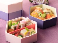 【栗林公園 掬月亭・日暮亭での昼食】 季節弁当（抹茶・お菓子付）
